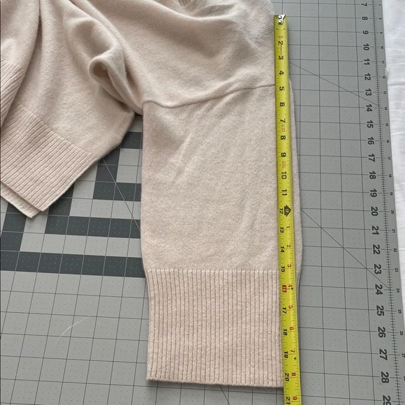 Part Two Copenhagen 100% Cashmere Soft Cream V-Neck Sweater size Large - Picture 12 of 13